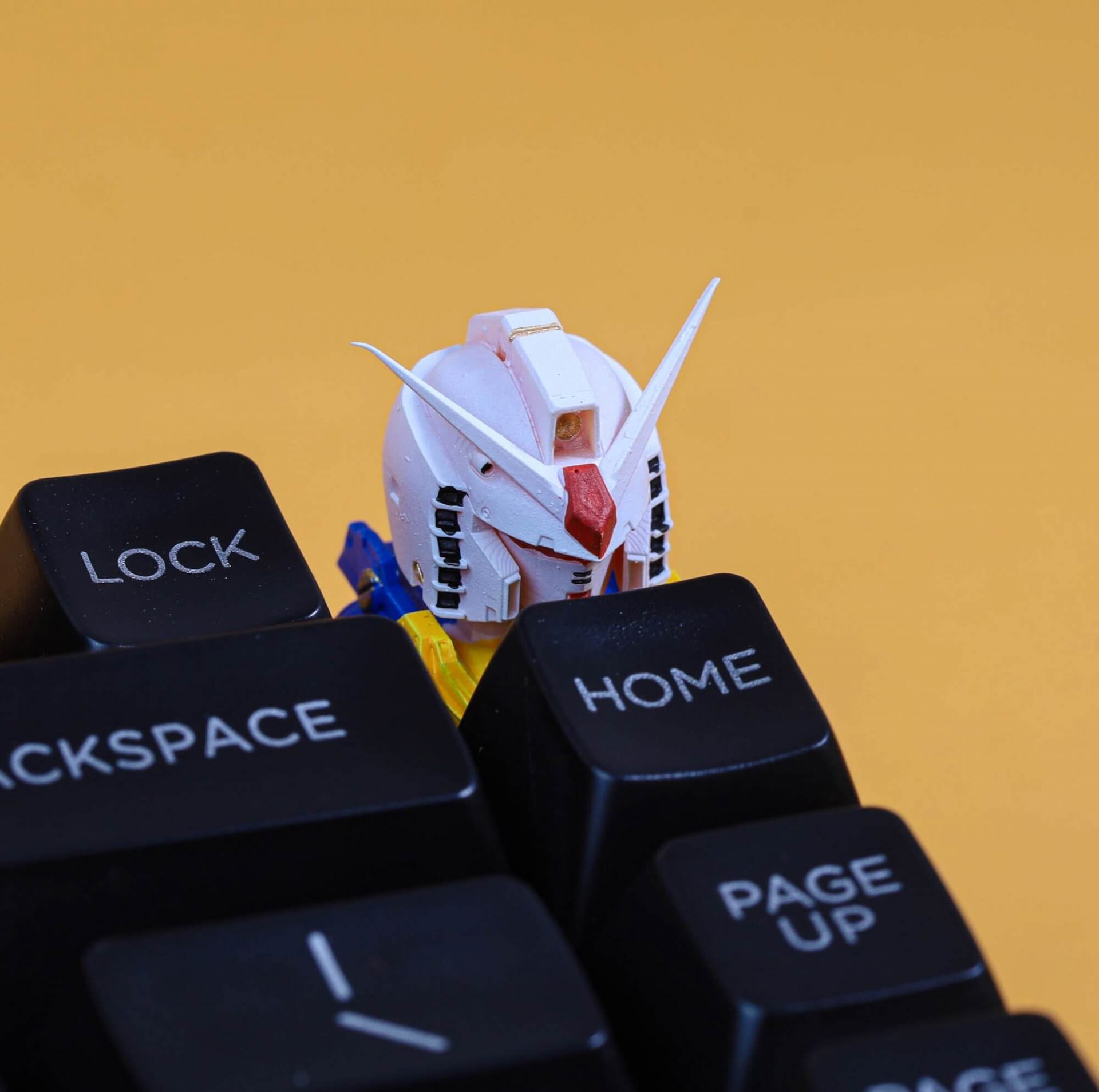 Gundam artisan keycap Hirosart Keycaps studio