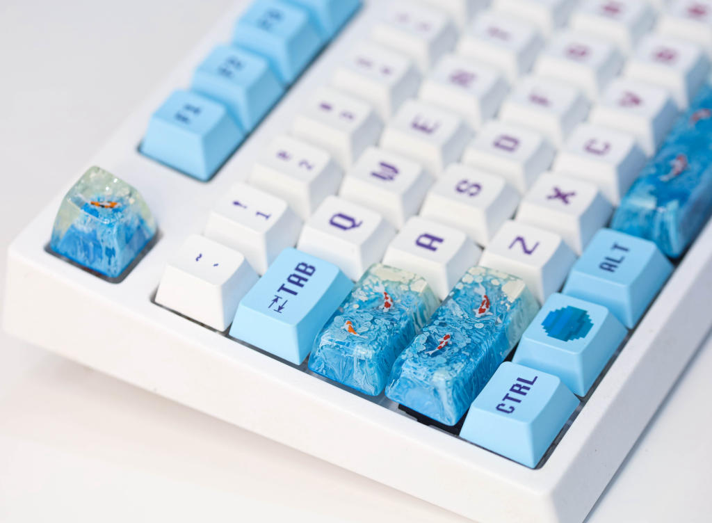 Bluesky Koi Keycap - light blue keycap