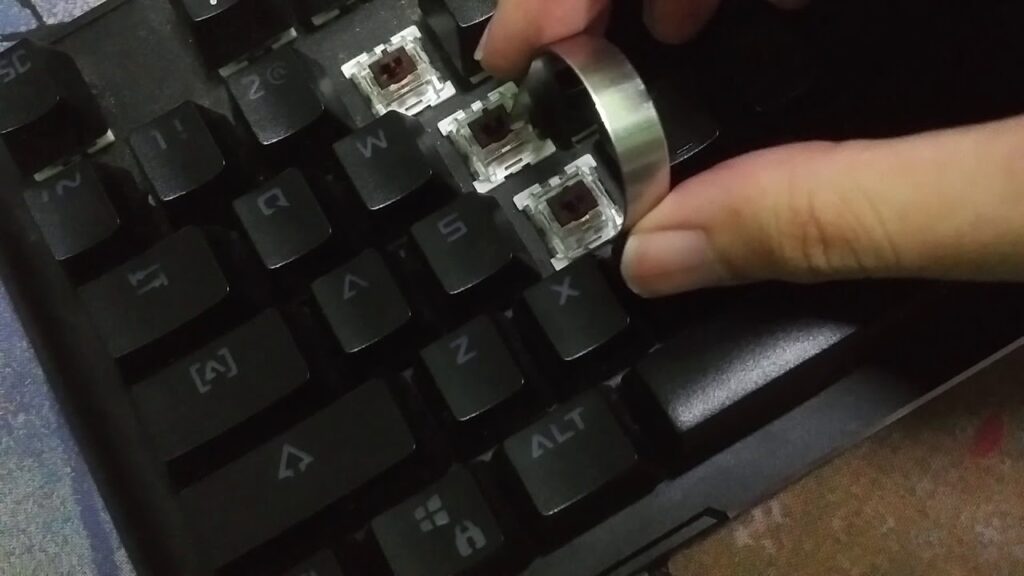 Install switches on keyboard