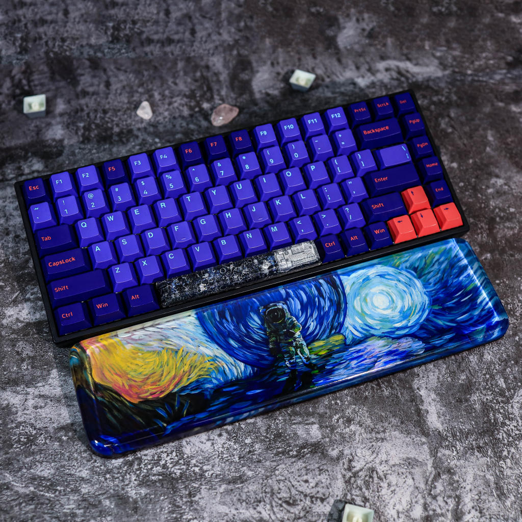 Astronaut keyboard wrist rest Van Gogh style 9 Astronaut keyboard wrist rest Van Gogh style