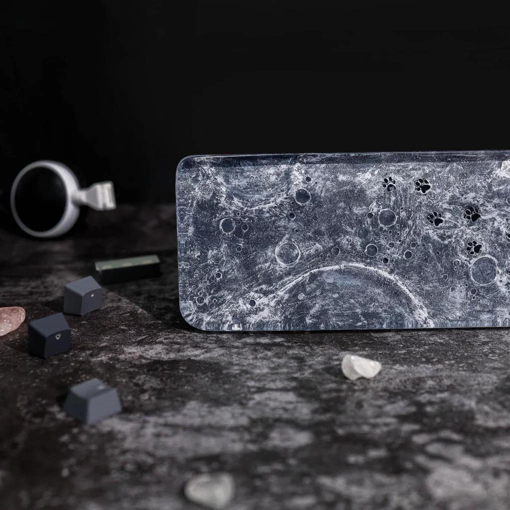 Cat-astronaut keyboard wrist rest 7 Cat-astronaut keyboard wrist rest