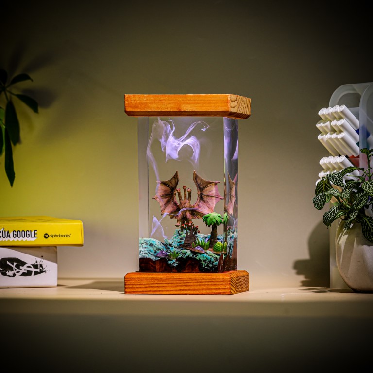 Three-Head Monster King Ghidorah Epoxy Lamp 8 Three-Head Monster King Ghidorah Epoxy Lamp