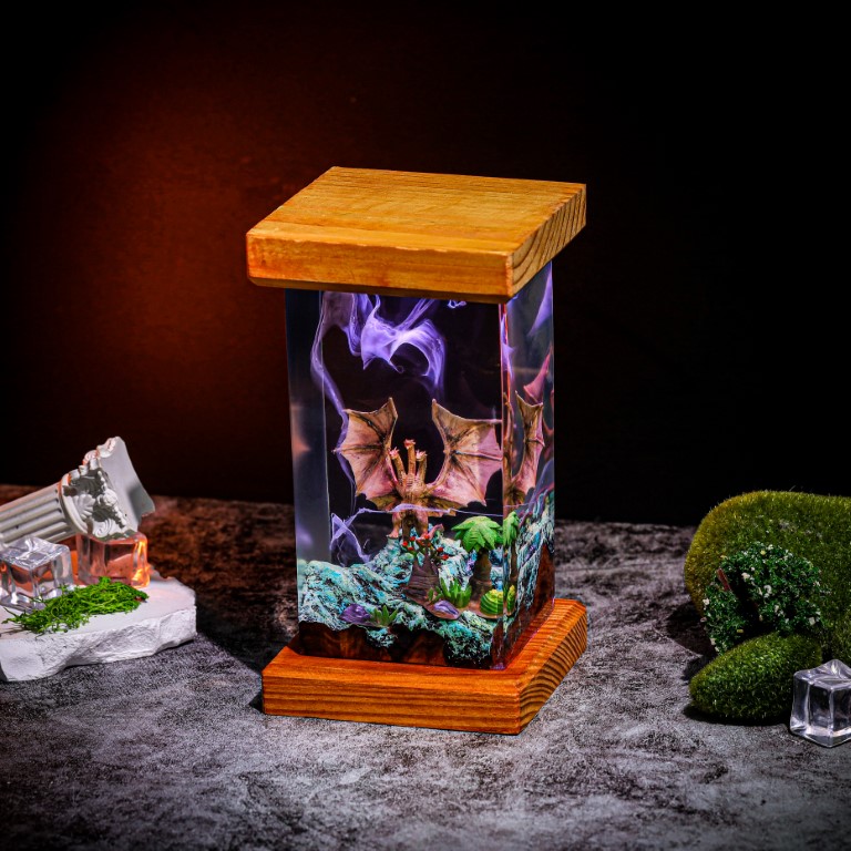 Three-Head Monster King Ghidorah Epoxy Lamp 6 Three-Head Monster King Ghidorah Epoxy Lamp