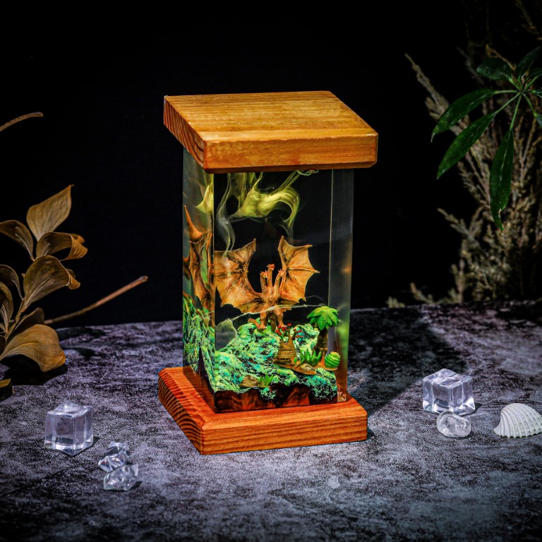 Three-Head Monster King Ghidorah Epoxy Lamp 4 Three-Head Monster King Ghidorah Epoxy Lamp