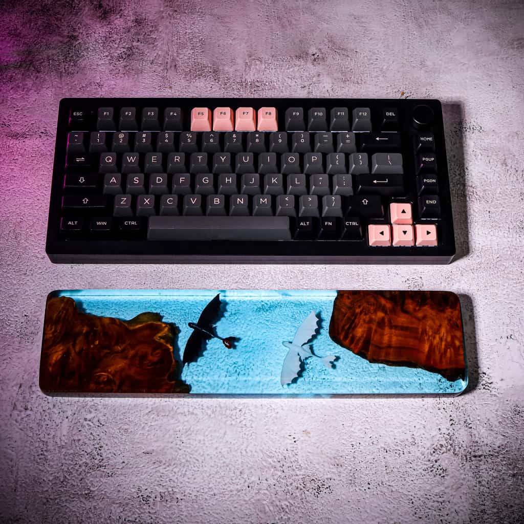 Toothless And Light Fury Resin Wrist Rest Toothless and light fury resin wrist rest