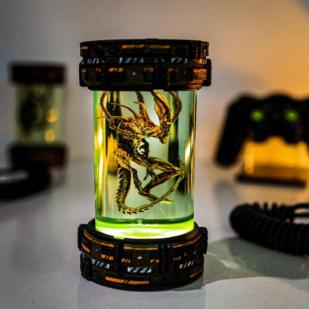 Alien Xenomorph Star Wars Incubator Lamp Ver 2 - Hirosart