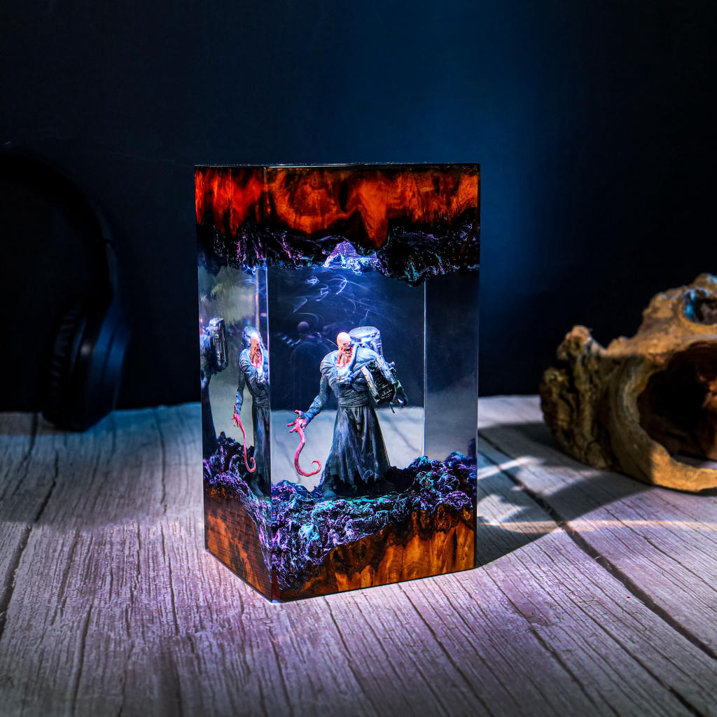 Nemesis from Resident Evil Resin Lamp 10 Nemesis from Resident Evil Resin Lamp