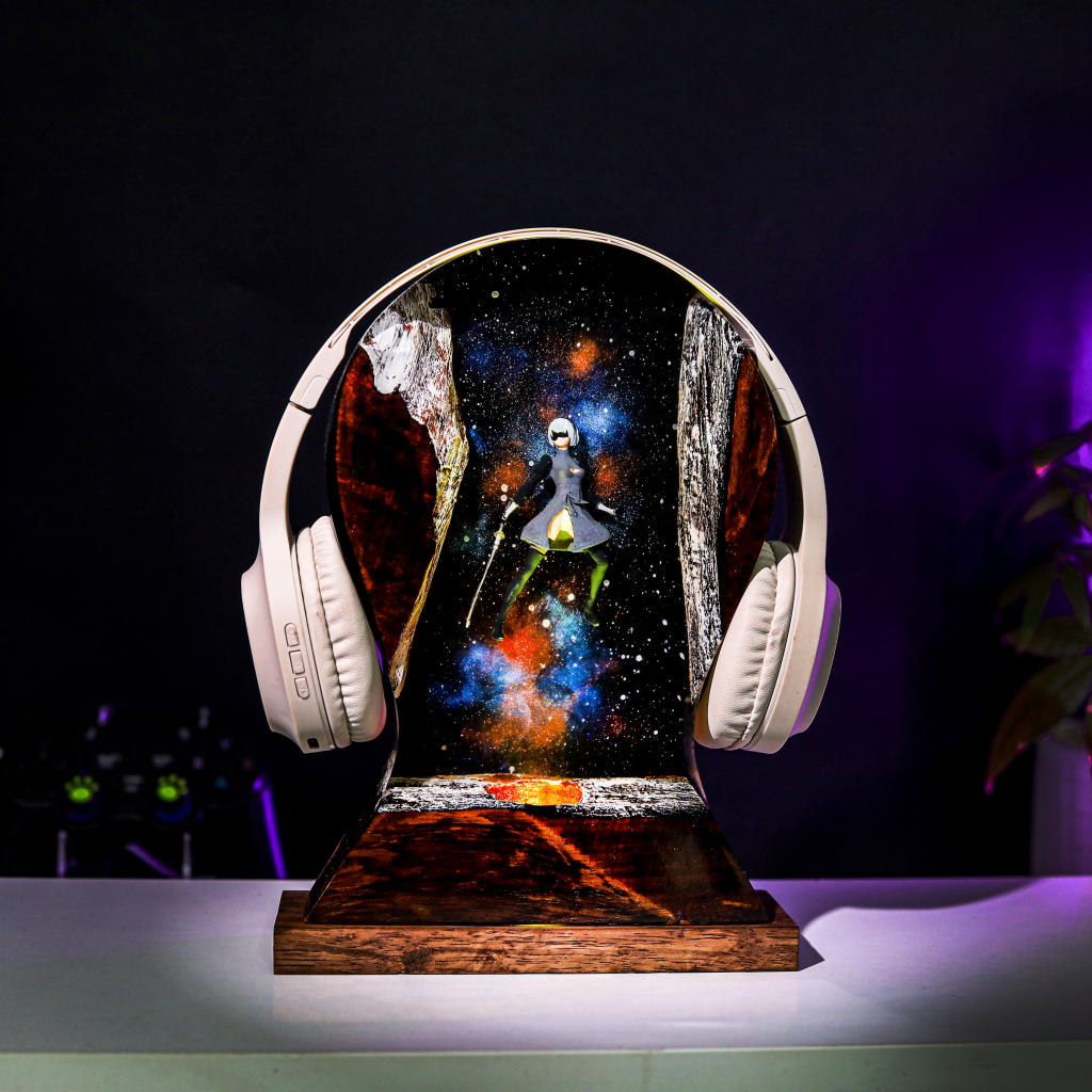 Nier: Automata Headphone Stand &Amp;Amp; Night Light Nier: automata headphone stand & night light