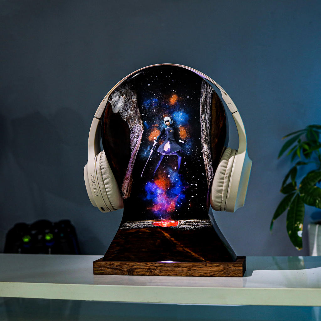Nier: Automata Headphone Stand &Amp;Amp; Night Light Nier: automata headphone stand & night light