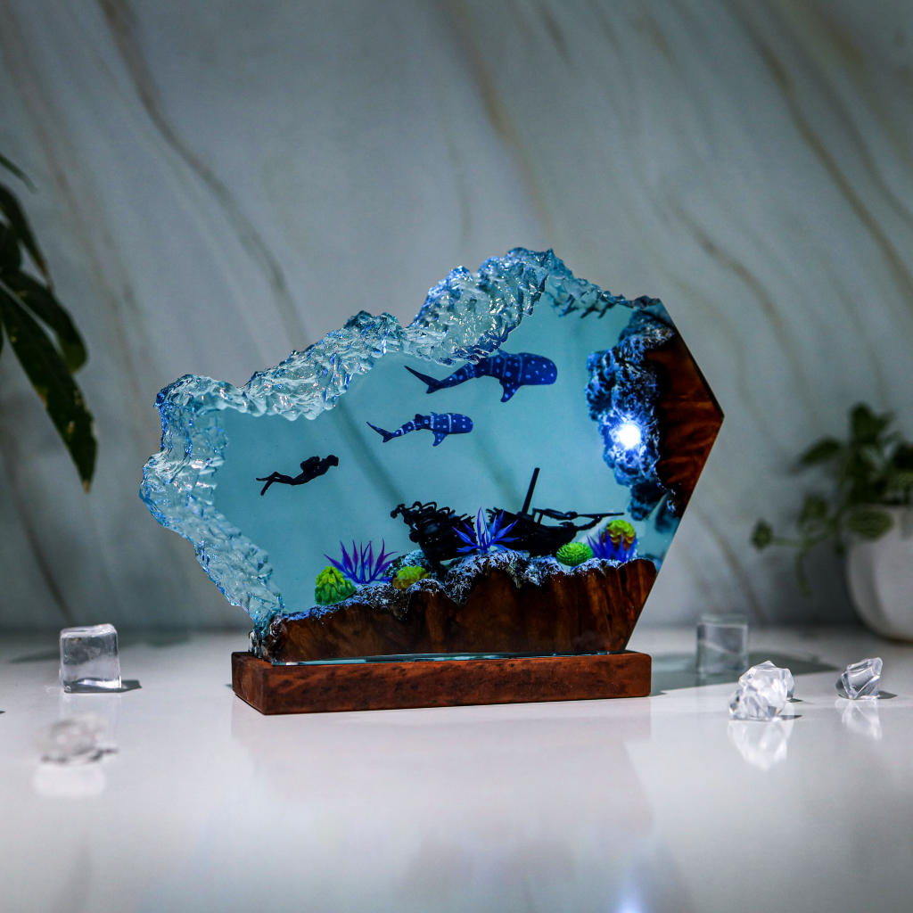 Whale Shark and Diver Epoxy Lamp 7 Whale Shark and Diver Epoxy Lamp