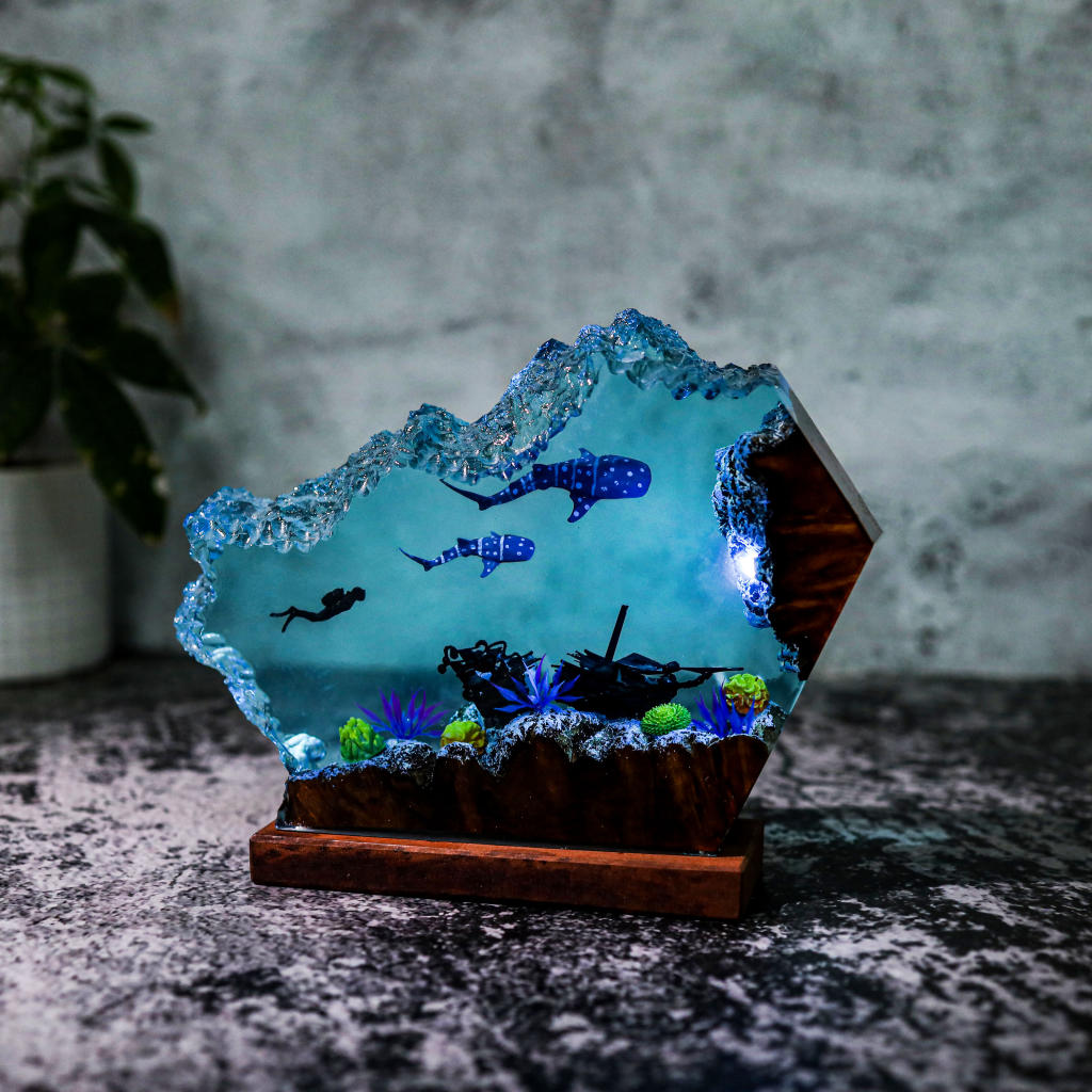 Whale Shark and Diver Epoxy Lamp 9 Whale Shark and Diver Epoxy Lamp