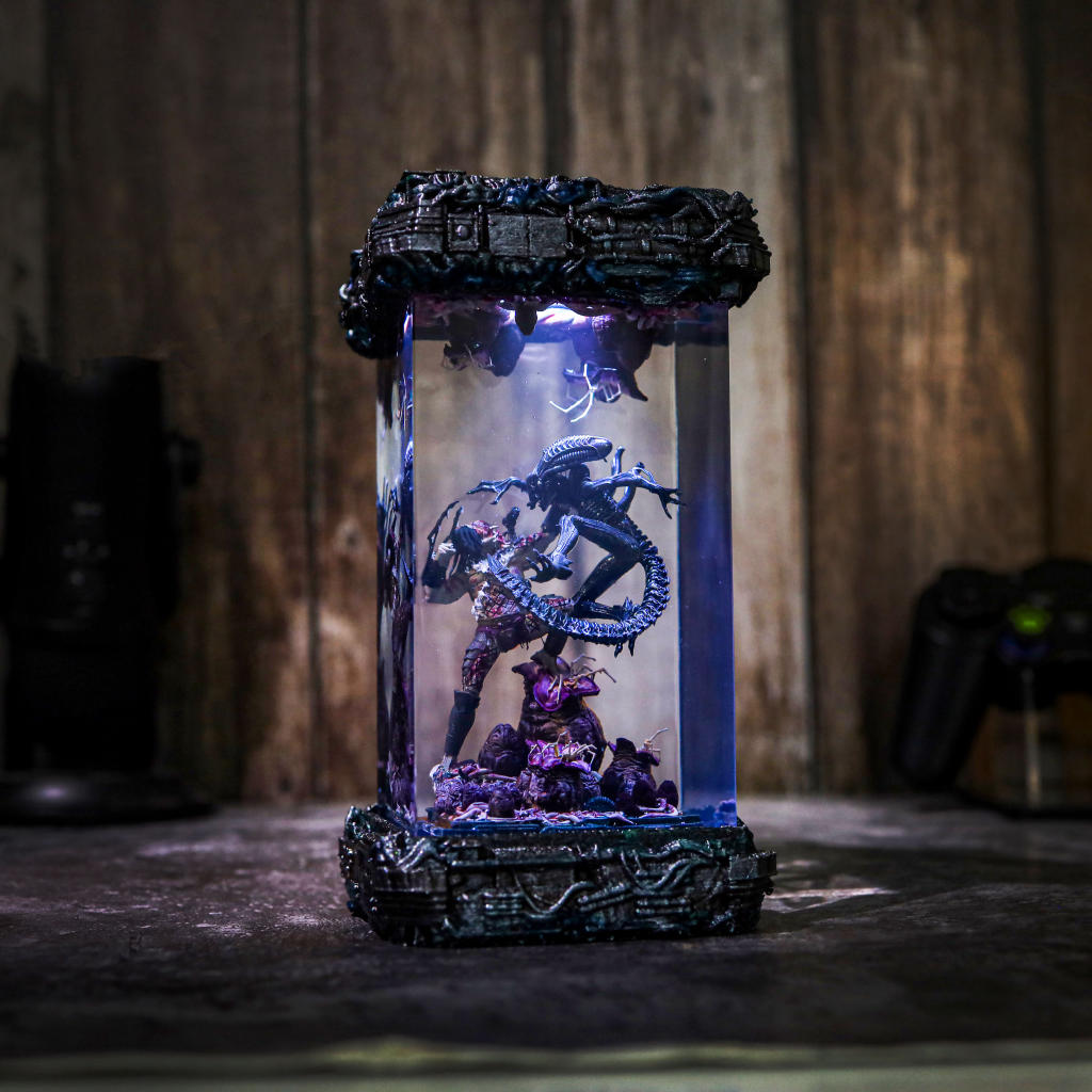 Xenomorph Vs Predator Diorama Lamp 1 Xenomorph vs predator diorama lamp