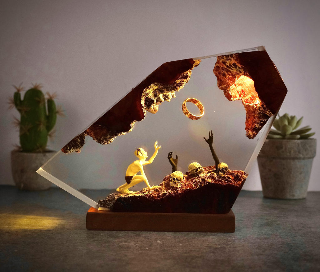 The Lord Of The Rings Gollum Lamp (6) The lord of the rings gollum lamp
