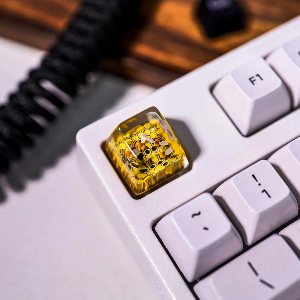 Honey Bee Esc Artisan Keycap Honey bee esc artisan keycap