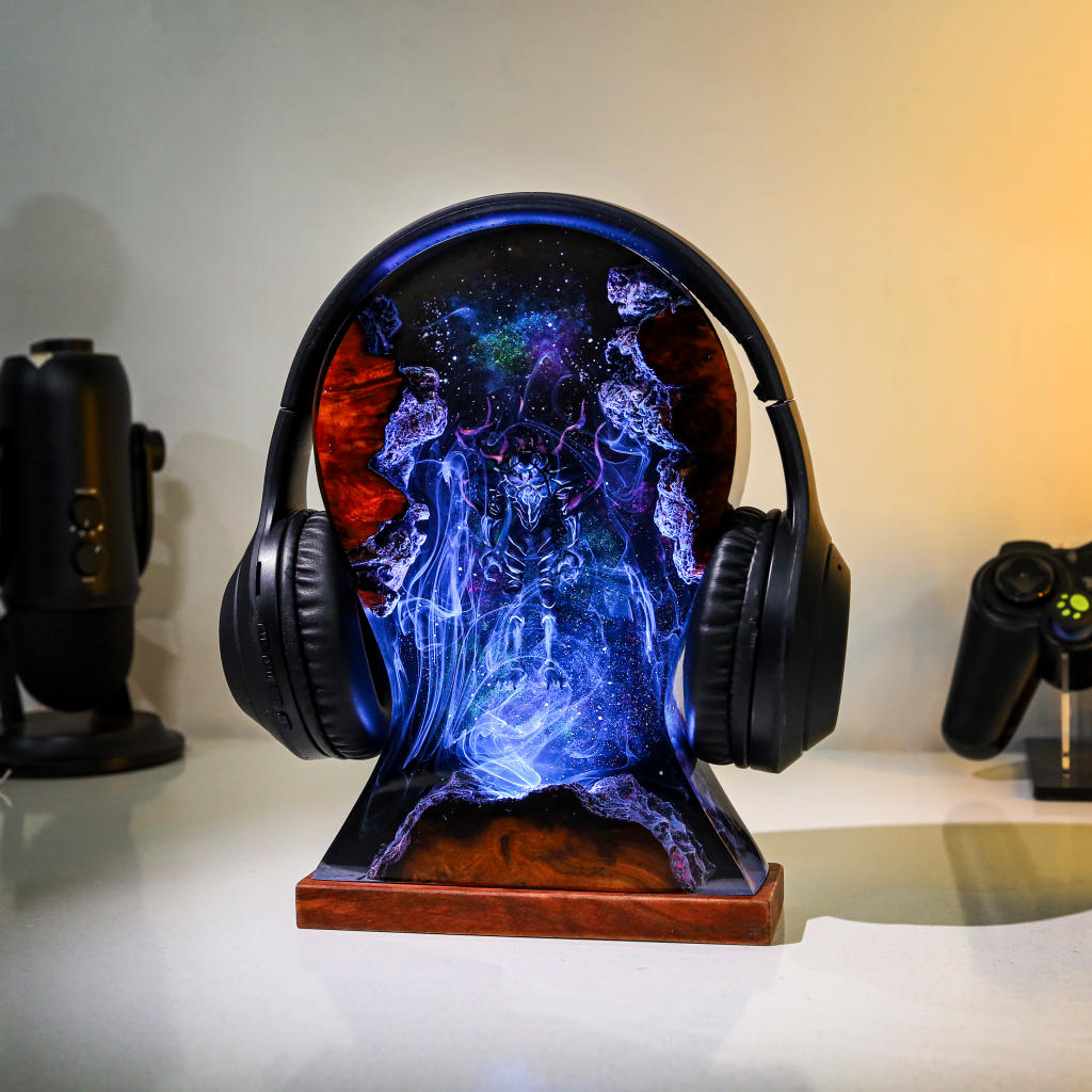 Shadow Hunter and Blood-Red Commander Headphone Stand & Lamp 4 Beru Solo Leveling Headphone Stand
