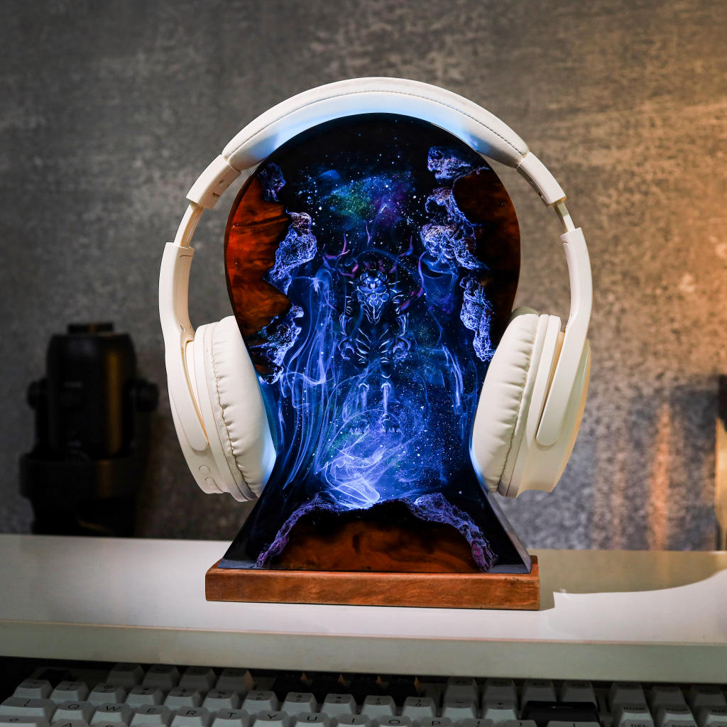 Shadow Hunter and Blood-Red Commander Headphone Stand & Lamp 7 Beru Solo Leveling Headphone Stand
