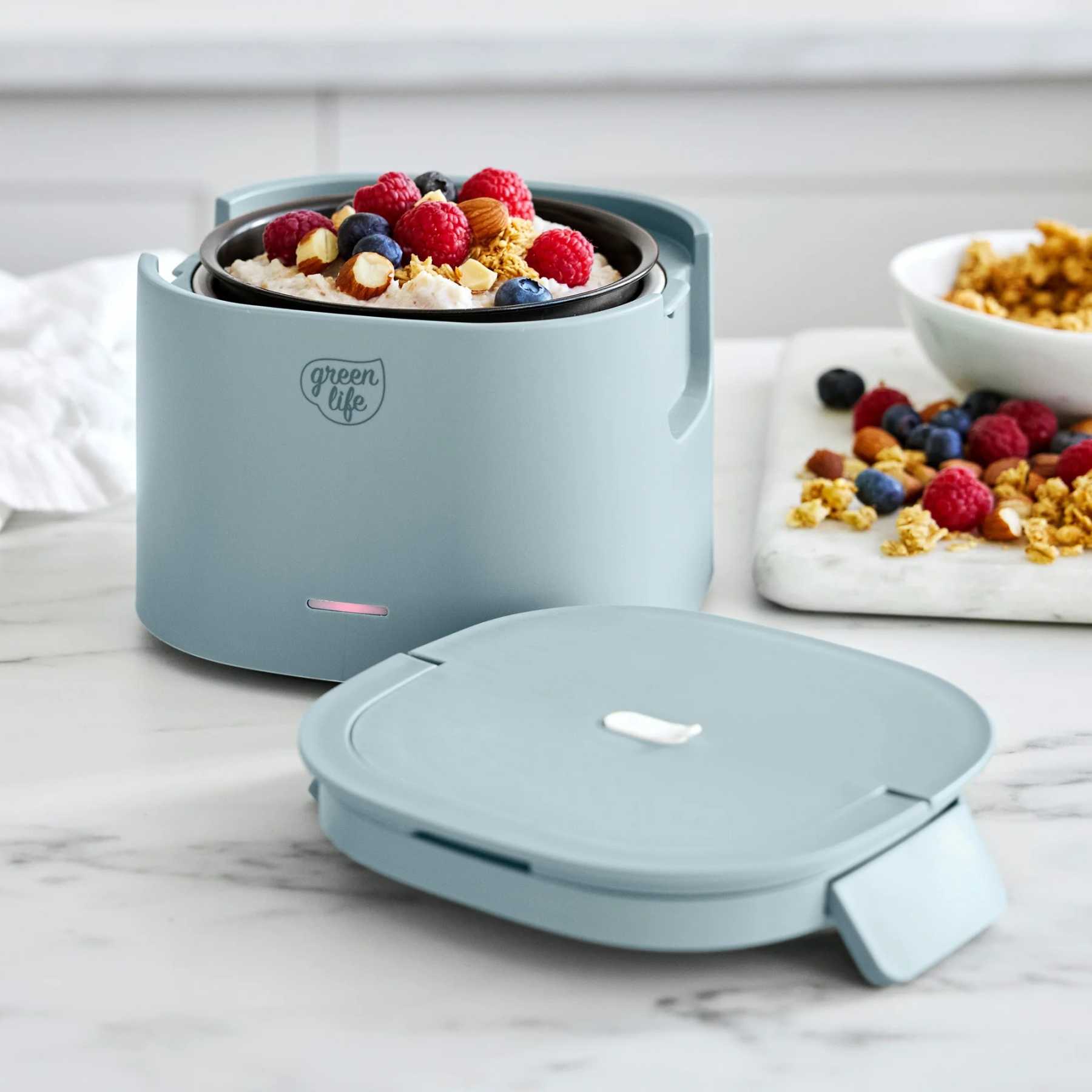 55+ Best Meaningful Farewell Gifts For Coworker 80 An electric lunch box that lets colleagues enjoy hot meals every day, especially when there’s no time to prepare food at the office