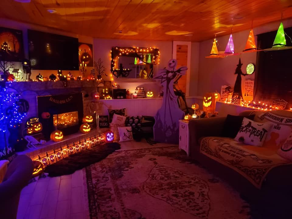 37+ Best Basement Game Room Ideas For Your Space 58 Costume corners and horror movie screens add festive flair