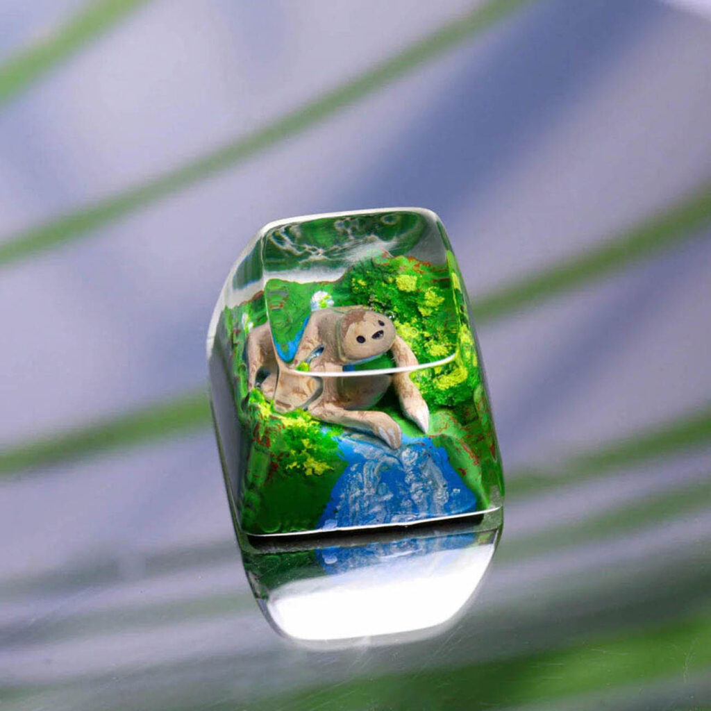 Hirosart offers a variety of cat keycaps, dog keycaps, or whimsical creature keycaps for every animal lover