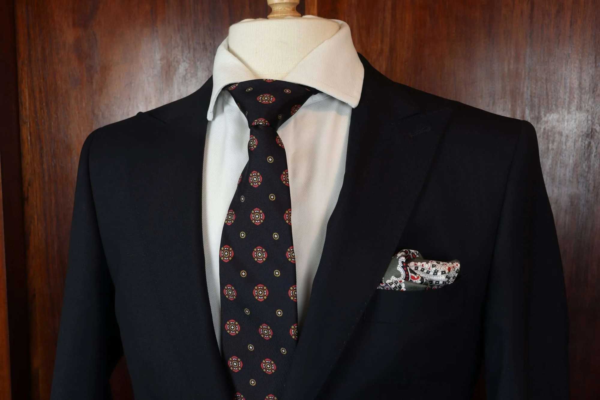 55+ Best Meaningful Farewell Gifts For Coworker 42 Tie is a timeless, reliable gift for male colleagues