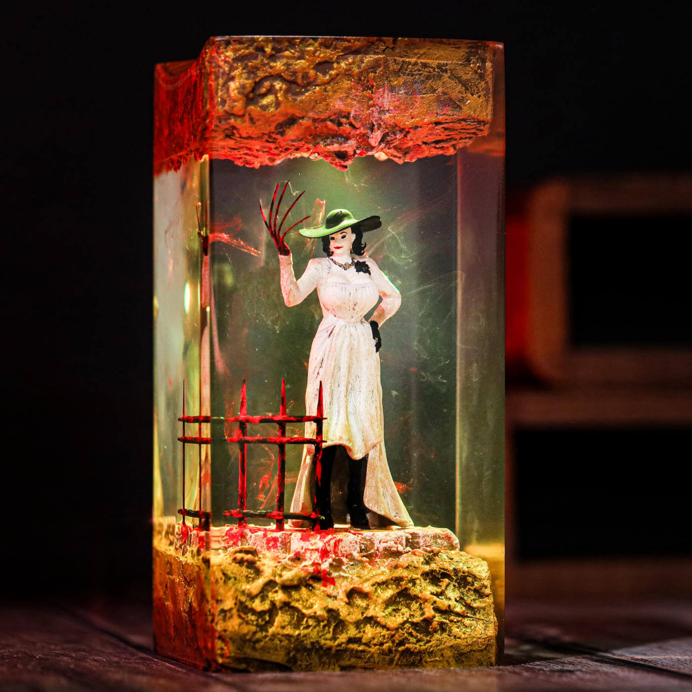 Alcina Dimitrescu Resident Evil Lamp 5 Alcina Dimitrescu Table Lamp