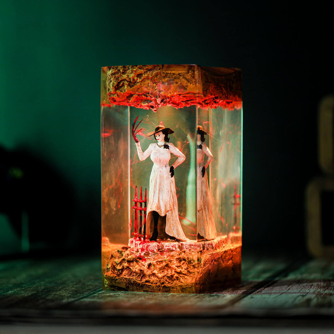 Alcina Dimitrescu Resident Evil Lamp 4 Alcina Dimitrescu Resident Evil Epoxy Lamp