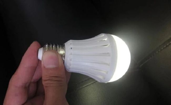 Why Led Bulb Glowing When Off? 14 Ways To Fix It 7 Led bulb emits a faint glow when it’s off