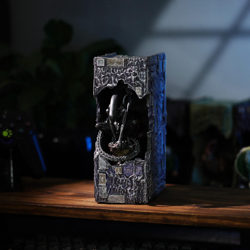 Alien Xenomorph Book Nook 8 Alien Xenomorph Book Nook