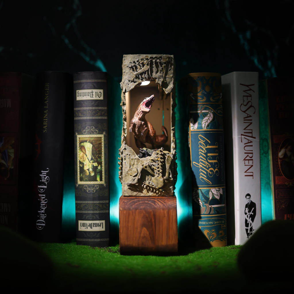 T-Rex Book Nook 2 T-Rex Book Nook