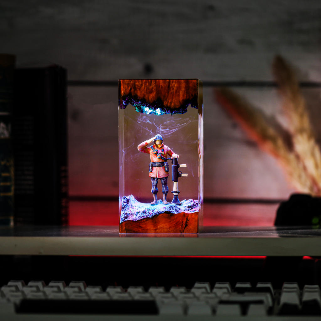 Red Soldier Team Fortress Lamp 4 Handmade Team Fortress Resin Lamp