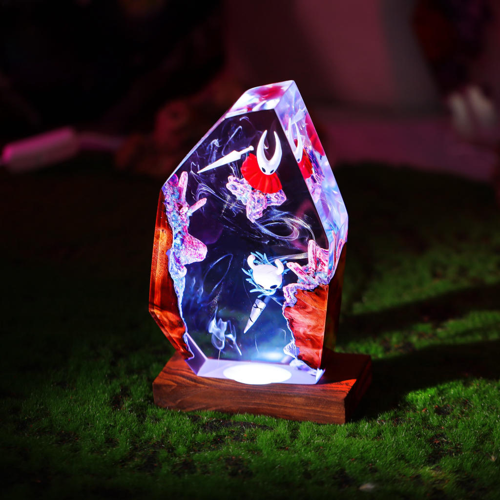 The Knight And Hornet Hollow Knight Lamp Ver 2 Knight and hornet decorative light