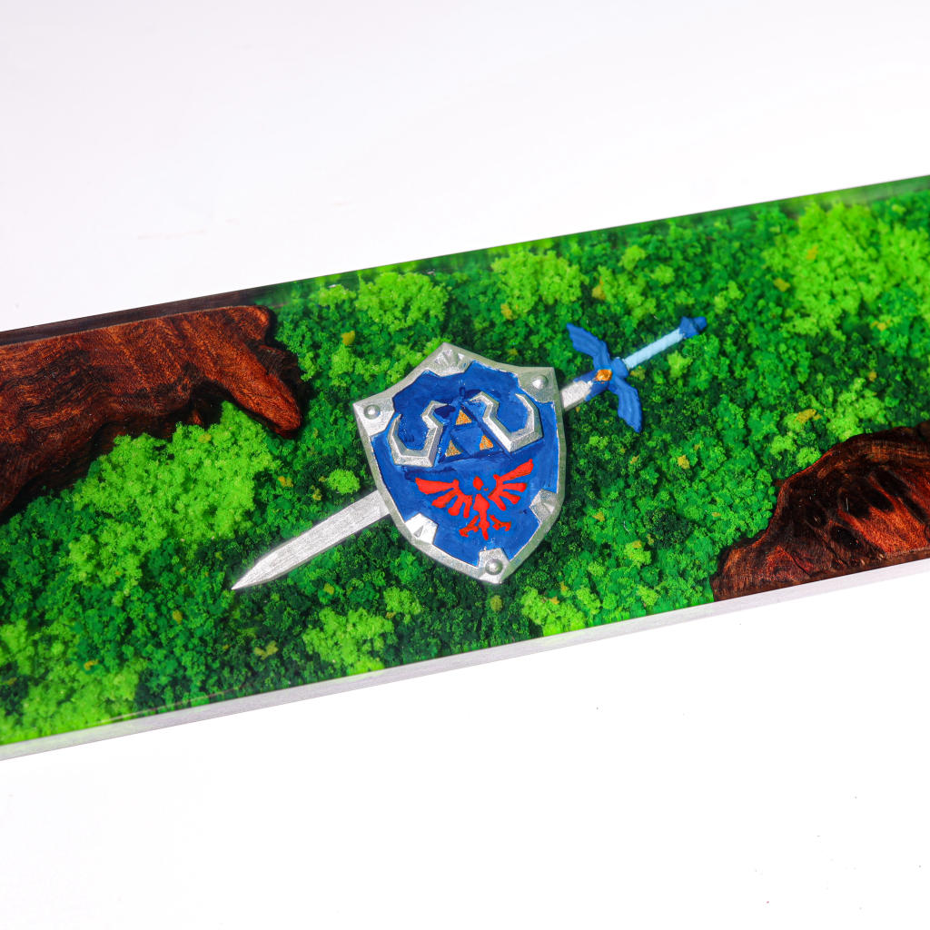 Zelda-Hylian-Shield-And-Master-Sword-Wrist-Rest (4) Zelda gaming desk wrist support