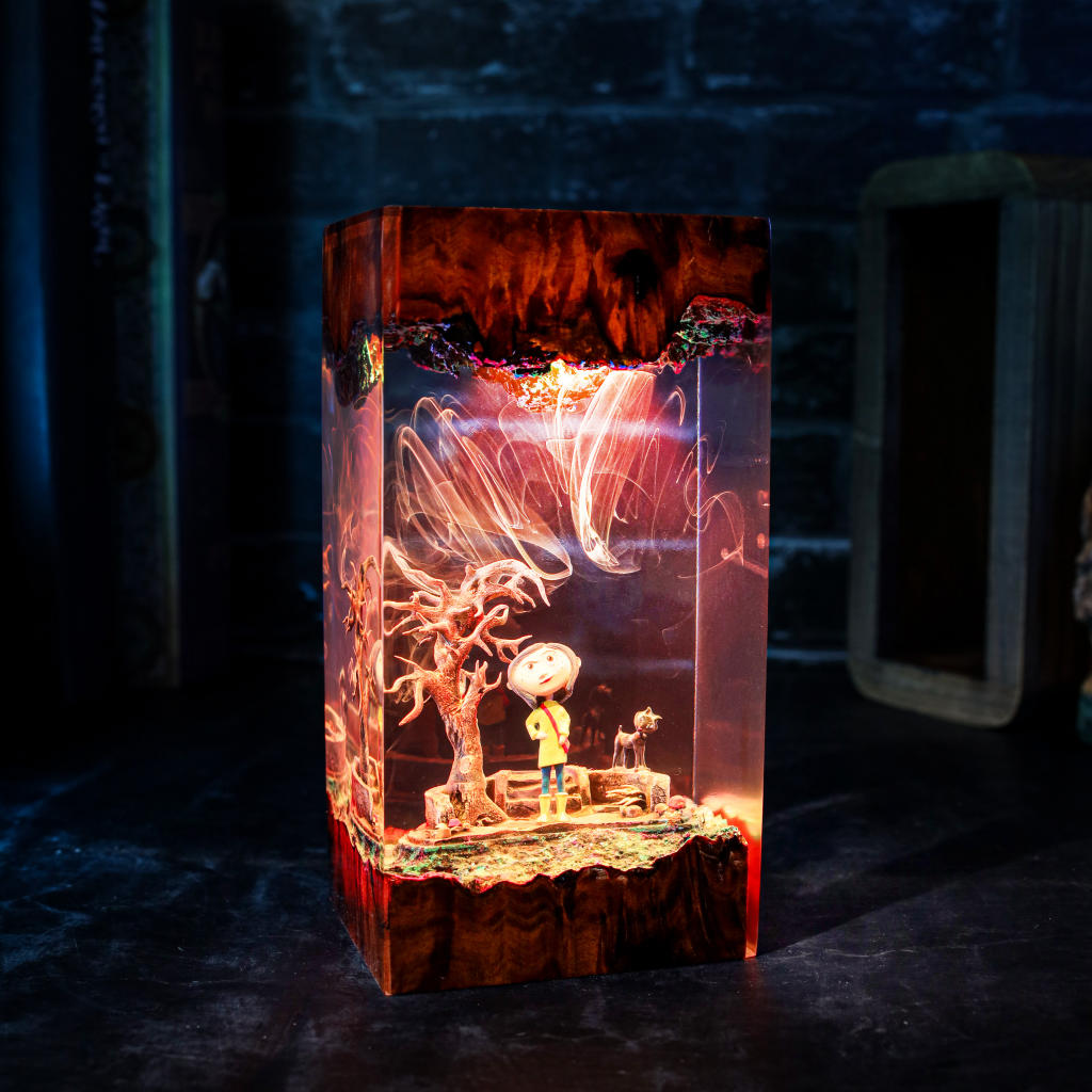 Coraline and Cat Night Light 6 Coraline décor light