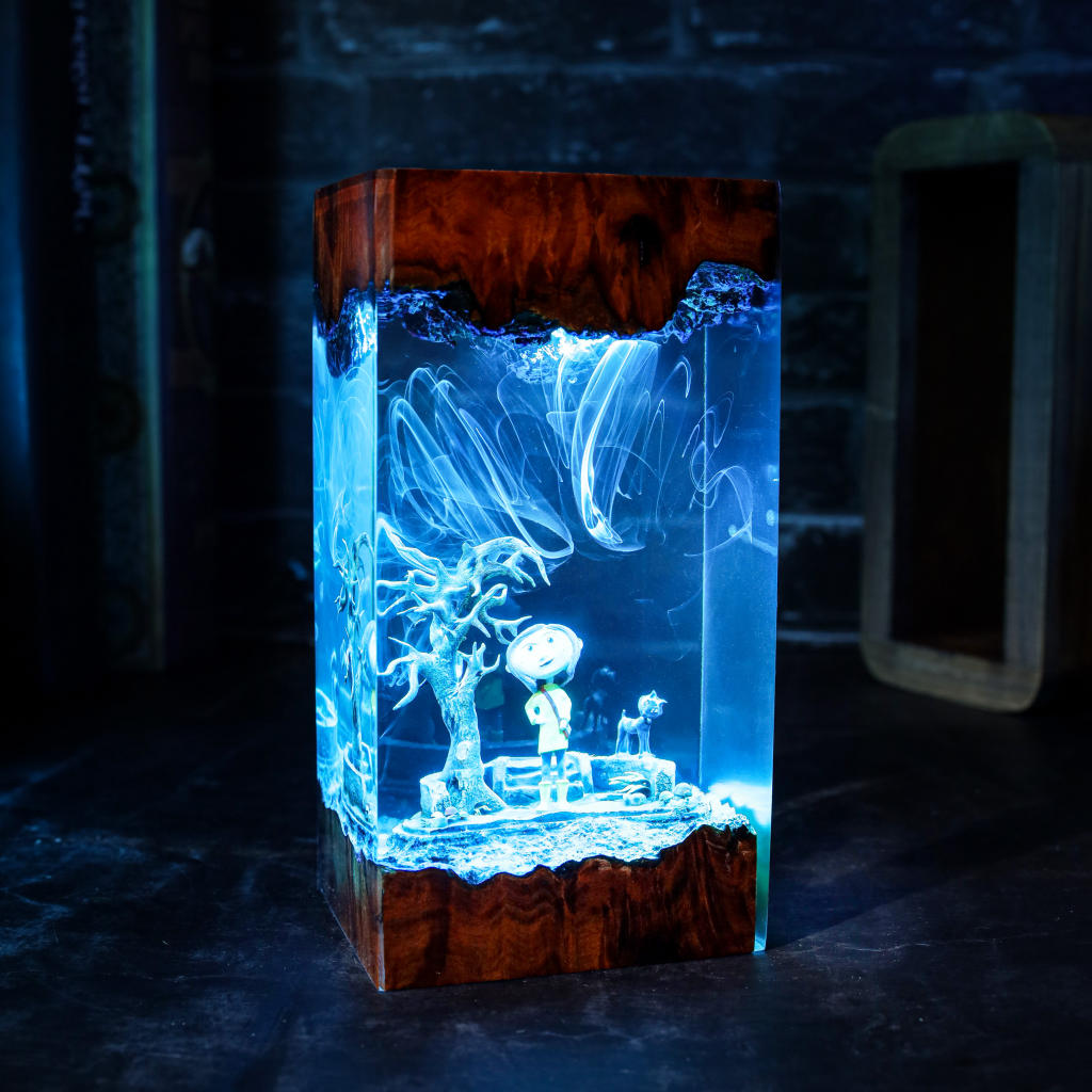 Coraline and Cat Night Light 5 Coraline décor light