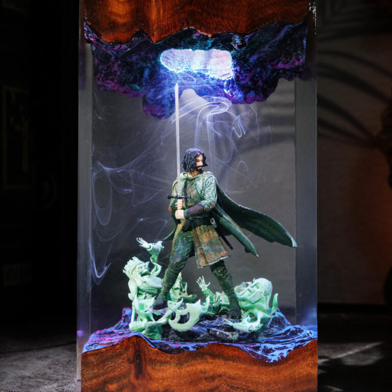 King Aragorn Lord Of The Rings Lamp 1 Aragorn king lamp