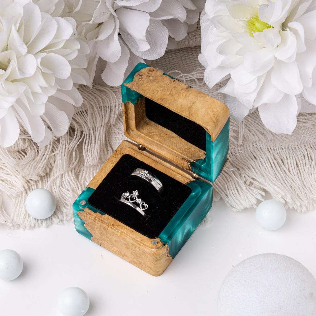 Square Resin Double Ring Box 8 Square Resin Double Ring Box