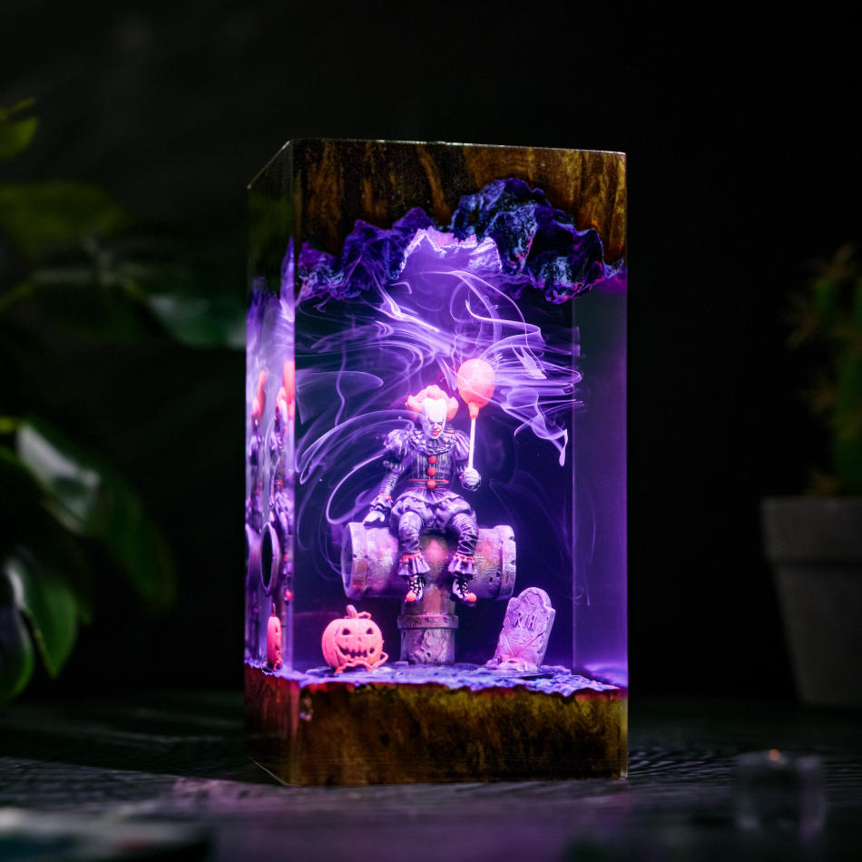 Pennywise IT LED night light - side view with violet light